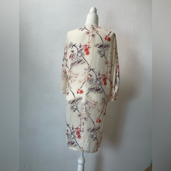 Tobi floral open front Kimono size S - Picture 3 of 9